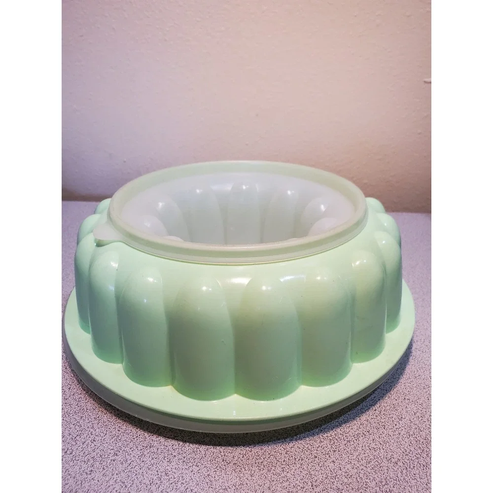 Tupperware Vintage Jello-Ring Mold Mint Green 3 Piece Set 1202 1203 620